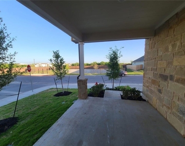 3201 College Park Dr - Photo Thumbnail 19