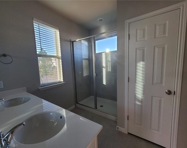 3201 College Park Dr - Photo Thumbnail 3