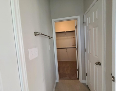 3201 College Park Dr - Photo Thumbnail 16