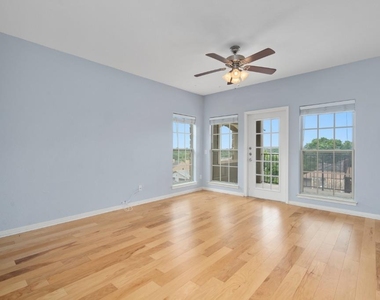 6810 Deatonhill Dr - Photo Thumbnail 3