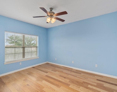 6810 Deatonhill Dr - Photo Thumbnail 7