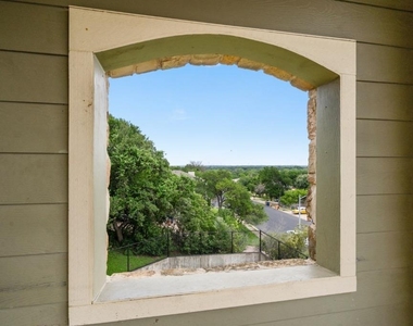 6810 Deatonhill Dr - Photo Thumbnail 18