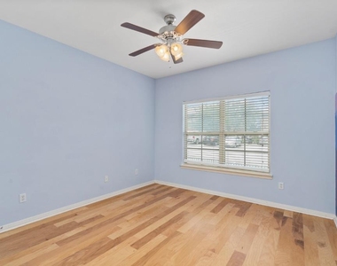 6810 Deatonhill Dr - Photo Thumbnail 12