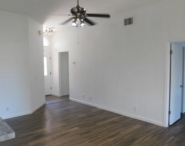 1104 Winecup Ct - Photo Thumbnail 16