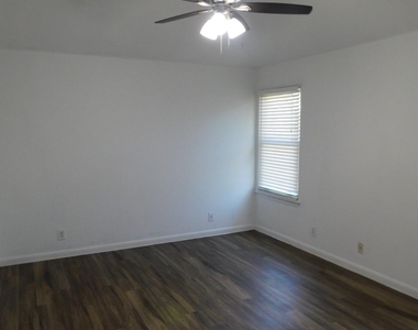 1104 Winecup Ct - Photo Thumbnail 14