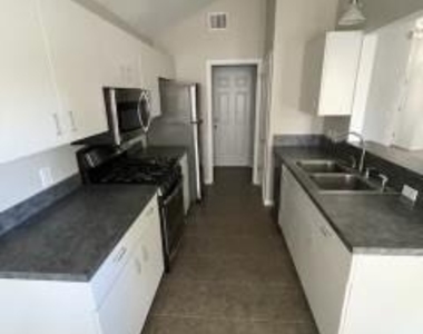 1104 Winecup Ct - Photo Thumbnail 6
