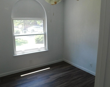 1104 Winecup Ct - Photo Thumbnail 11