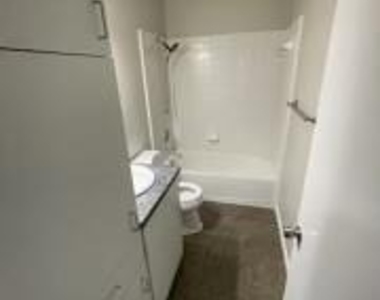 1104 Winecup Ct - Photo Thumbnail 9