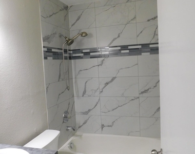 1104 Winecup Ct - Photo Thumbnail 12