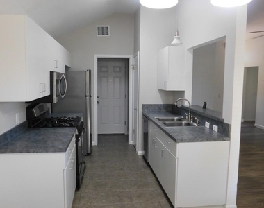 1104 Winecup Ct - Photo Thumbnail 19