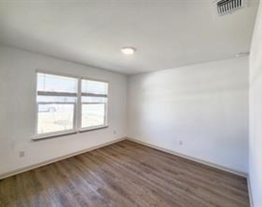 110 Fort Clark Springs Dr - Photo Thumbnail 13