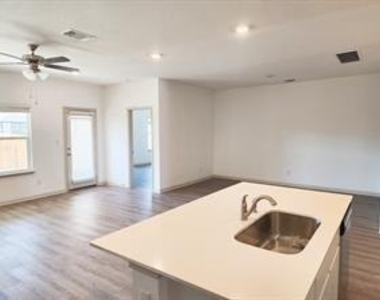110 Fort Clark Springs Dr - Photo Thumbnail 3
