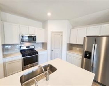 110 Fort Clark Springs Dr - Photo Thumbnail 4