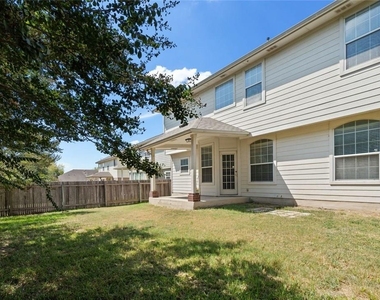 2633 Bolton St - Photo Thumbnail 16
