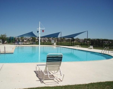 2633 Bolton St - Photo Thumbnail 17