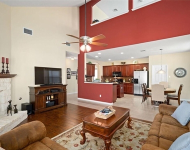 153 Crizer Ct - Photo Thumbnail 4