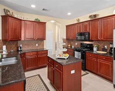 153 Crizer Ct - Photo Thumbnail 8