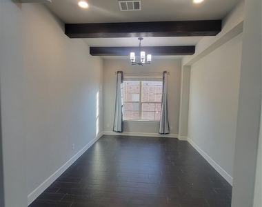 340 Cross Timbers Dr - Photo Thumbnail 4