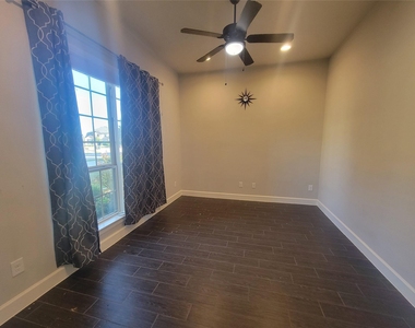 340 Cross Timbers Dr - Photo Thumbnail 3
