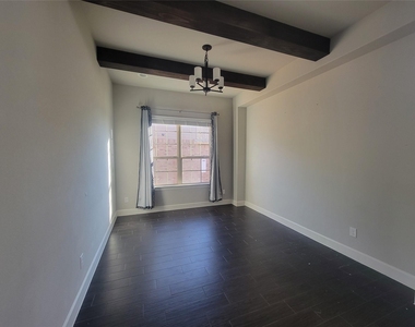 340 Cross Timbers Dr - Photo Thumbnail 5