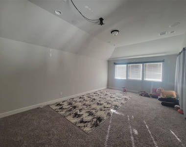 340 Cross Timbers Dr - Photo Thumbnail 19