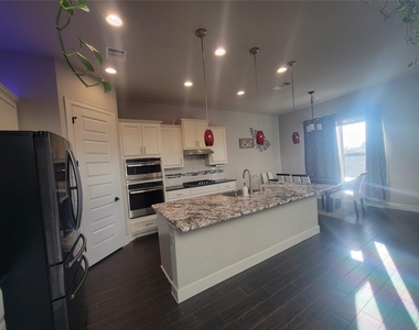 340 Cross Timbers Dr - Photo Thumbnail 9