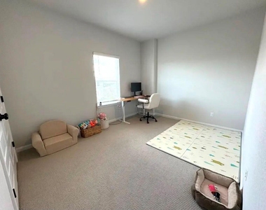 2148 Tobias Leo Way - Photo Thumbnail 11
