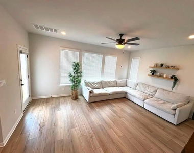 2148 Tobias Leo Way - Photo Thumbnail 2