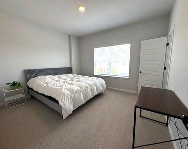 2148 Tobias Leo Way - Photo Thumbnail 10