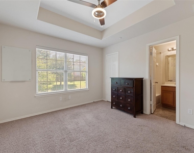 1310 W Parmer Ln - Photo Thumbnail 13