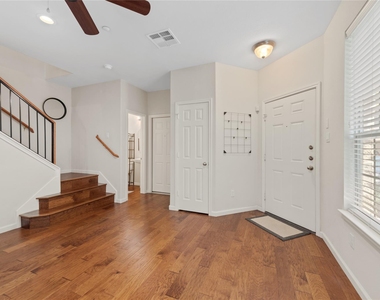 1310 W Parmer Ln - Photo Thumbnail 7