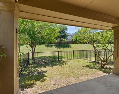 1310 W Parmer Ln - Photo Thumbnail 21