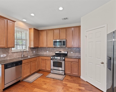 1310 W Parmer Ln - Photo Thumbnail 2