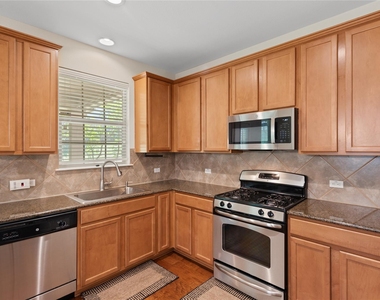 1310 W Parmer Ln - Photo Thumbnail 10