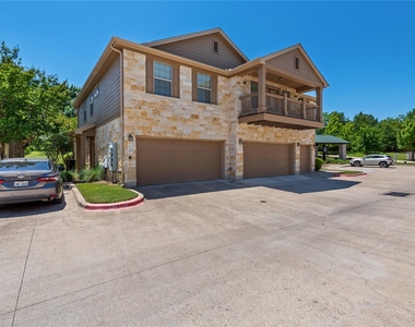 1310 W Parmer Ln - Photo Thumbnail 24