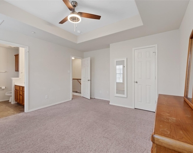 1310 W Parmer Ln - Photo Thumbnail 12