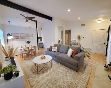 924 Acorn Oaks Dr - Photo Thumbnail 3