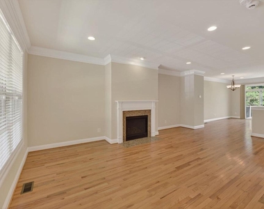 2942 Templehof Ct - Photo Thumbnail 7