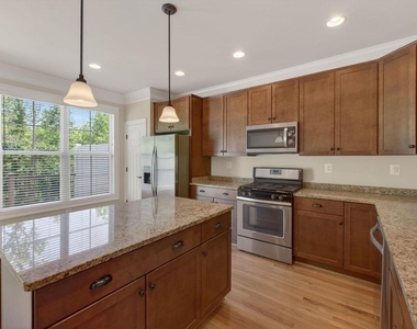 2942 Templehof Ct - Photo Thumbnail 16