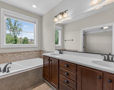2942 Templehof Ct - Photo Thumbnail 30