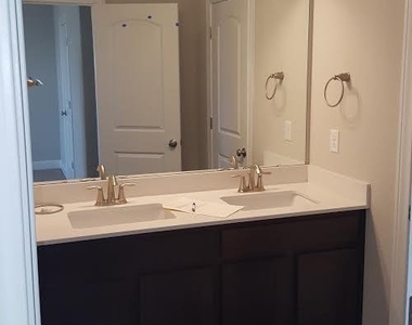 1015 Boatswain Way - Photo Thumbnail 12