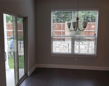1015 Boatswain Way - Photo Thumbnail 5