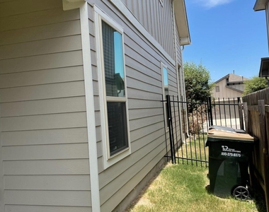 1015 Boatswain Way - Photo Thumbnail 23