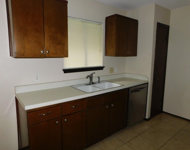 2513 Mcgregor Dr - Photo Thumbnail 9