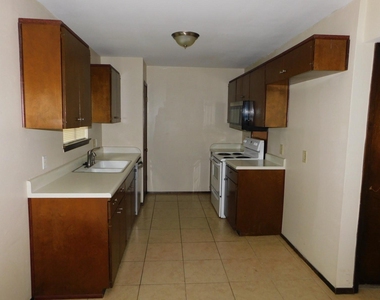 2513 Mcgregor Dr - Photo Thumbnail 8
