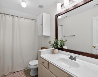 300 N Carriage Hills Dr - Photo Thumbnail 11