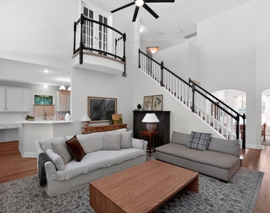 300 N Carriage Hills Dr - Photo Thumbnail 15