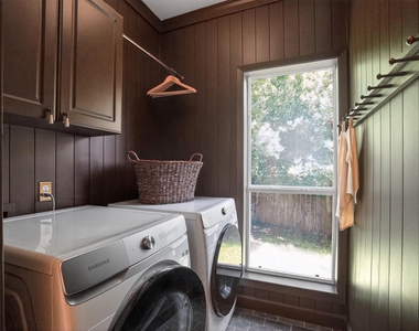 300 N Carriage Hills Dr - Photo Thumbnail 23