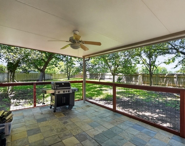 300 N Carriage Hills Dr - Photo Thumbnail 25