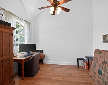 300 N Carriage Hills Dr - Photo Thumbnail 22